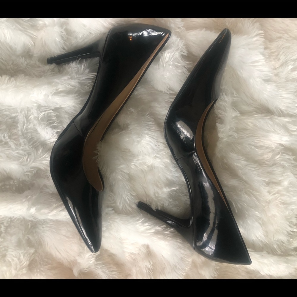NWT BCBG Generation Patent Leather Pump Black